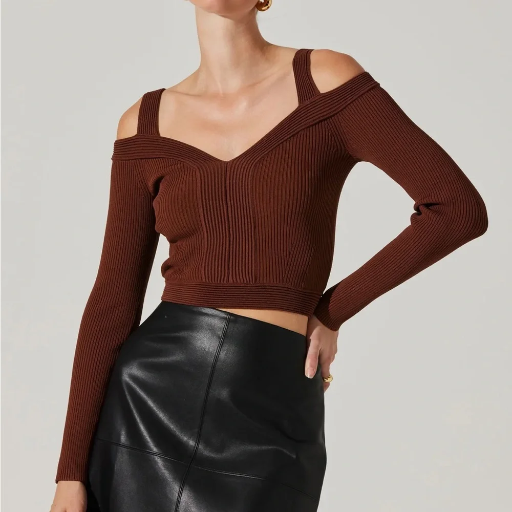 ASTR THE LABEL PACEY RIBBER COLOR SWEATER NWT